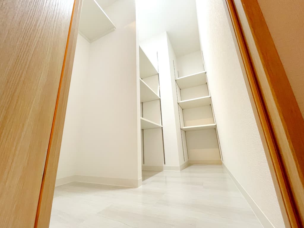 収納 ウォークインクローゼット